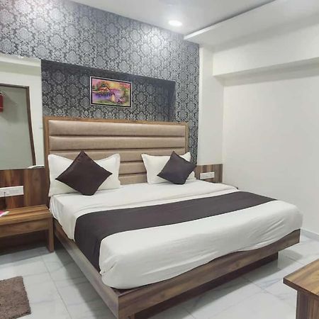 Hotel Sun Shine 아흐메다바드 외부 사진