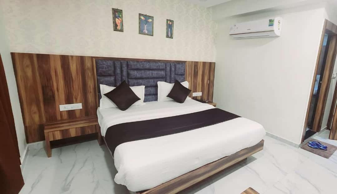 Hotel Sun Shine 아흐메다바드 외부 사진