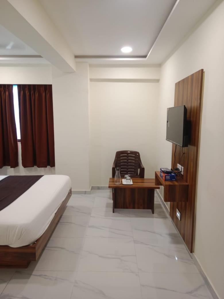 Hotel Sun Shine 아흐메다바드 외부 사진