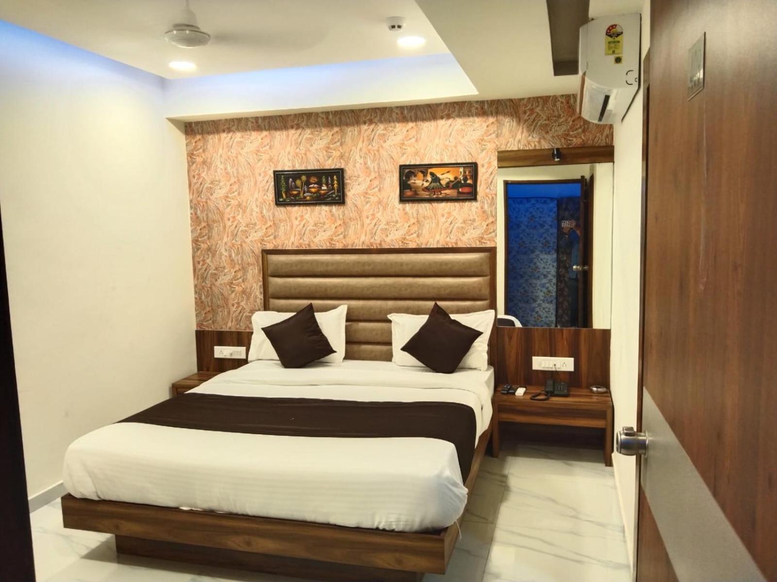 Hotel Sun Shine 아흐메다바드 외부 사진